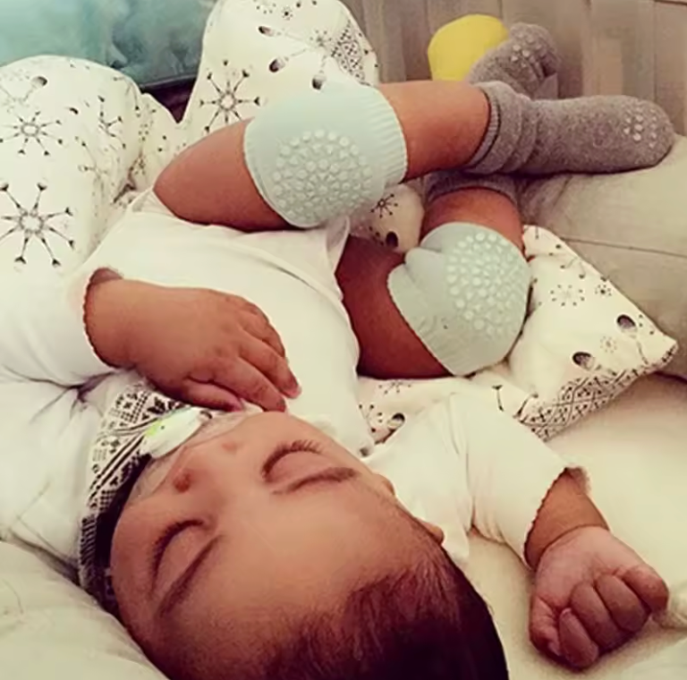 واقي الركب للرضّع – باش يحبي البيبي بأمان بلا ما يجرّح رجليه